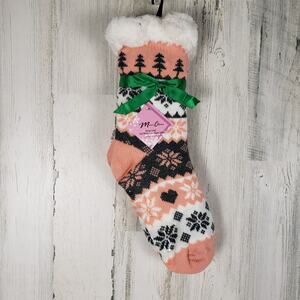 NWT Sherpa Lined Knit Winter Snowflake Holiday Design No-Slip Slipper Socks